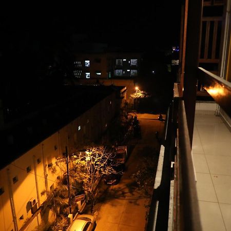 Manora Residency Hotel Puduccseri Kültér fotó