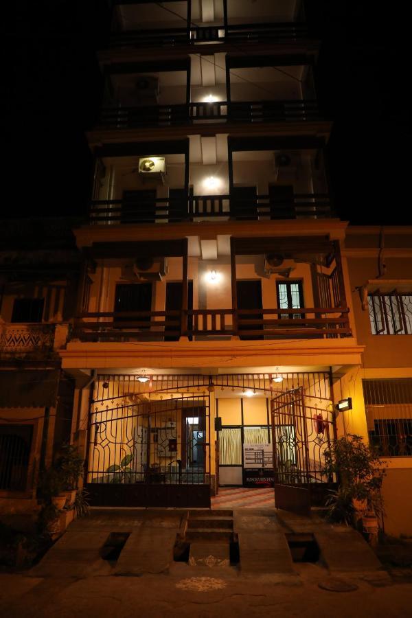 Manora Residency Hotel Puduccseri Kültér fotó