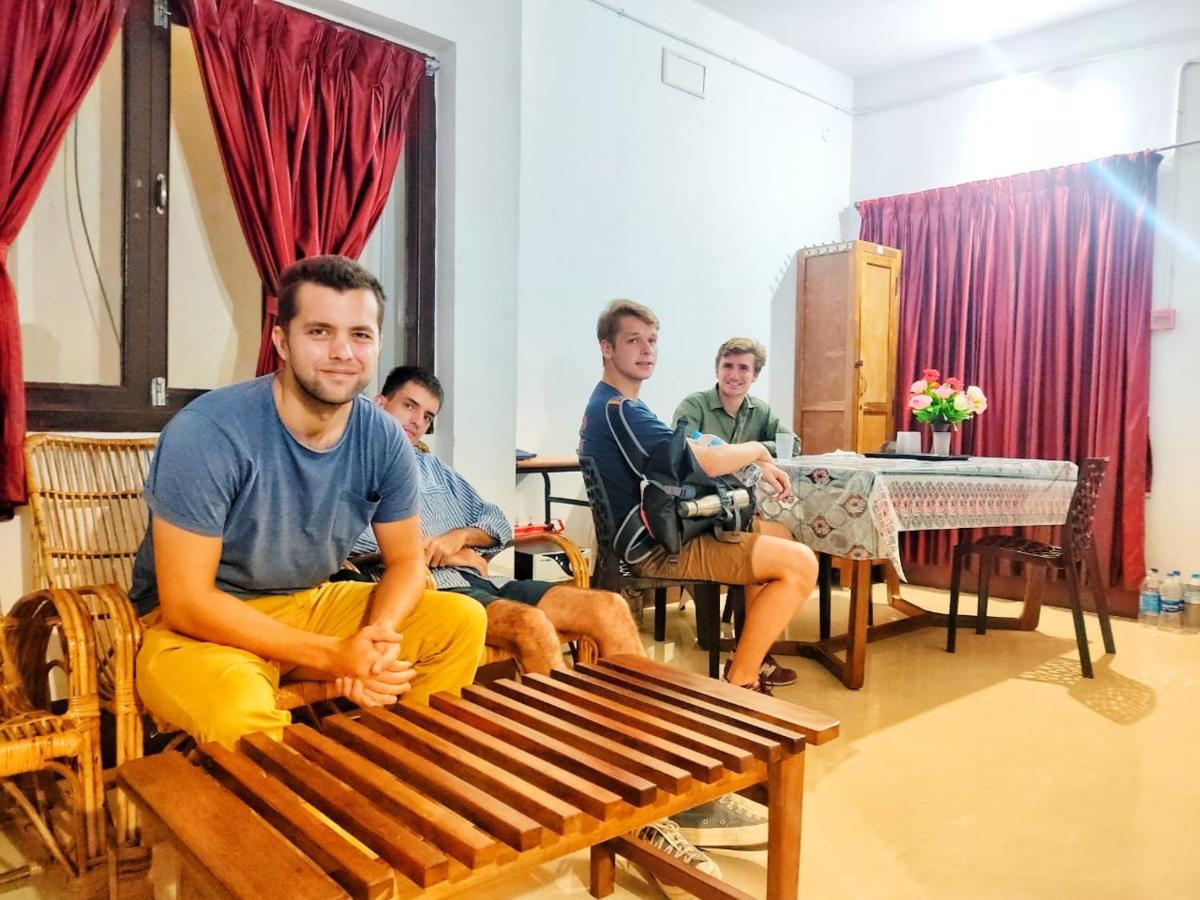 Manora Residency Hotel Puduccseri Kültér fotó