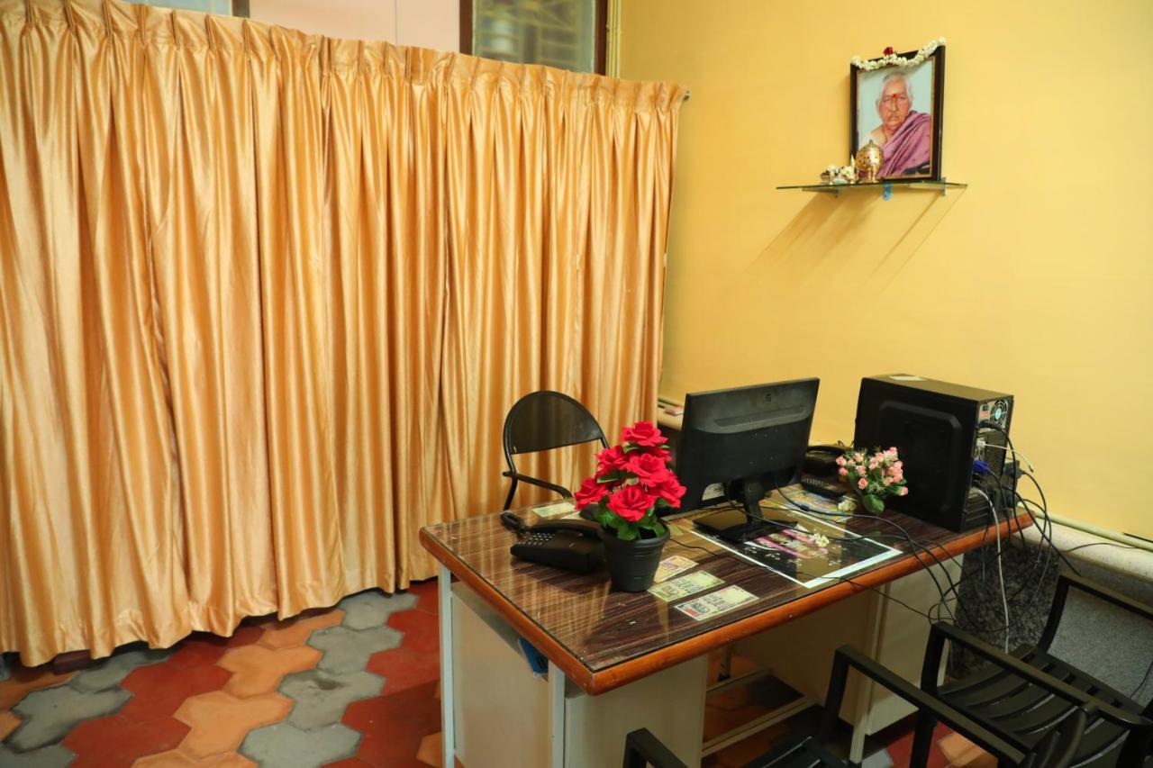 Manora Residency Hotel Puduccseri Kültér fotó