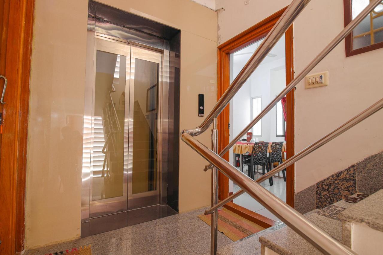 Manora Residency Hotel Puduccseri Kültér fotó