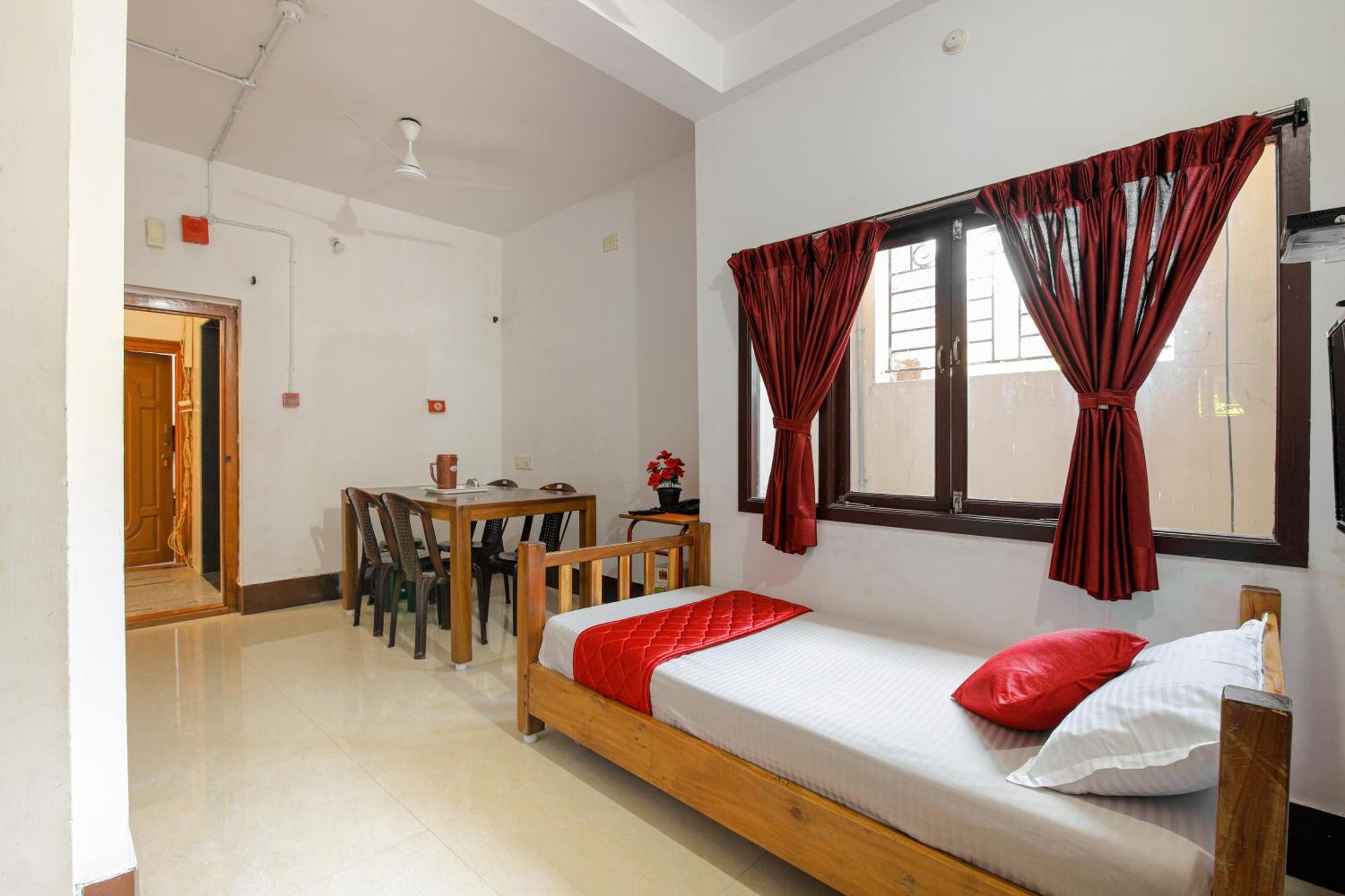 Manora Residency Hotel Puduccseri Kültér fotó