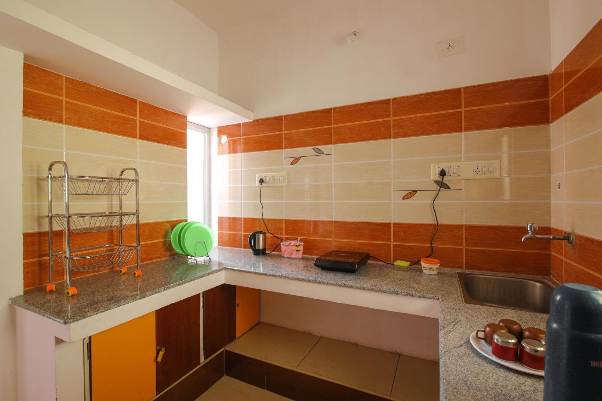 Manora Residency Hotel Puduccseri Kültér fotó