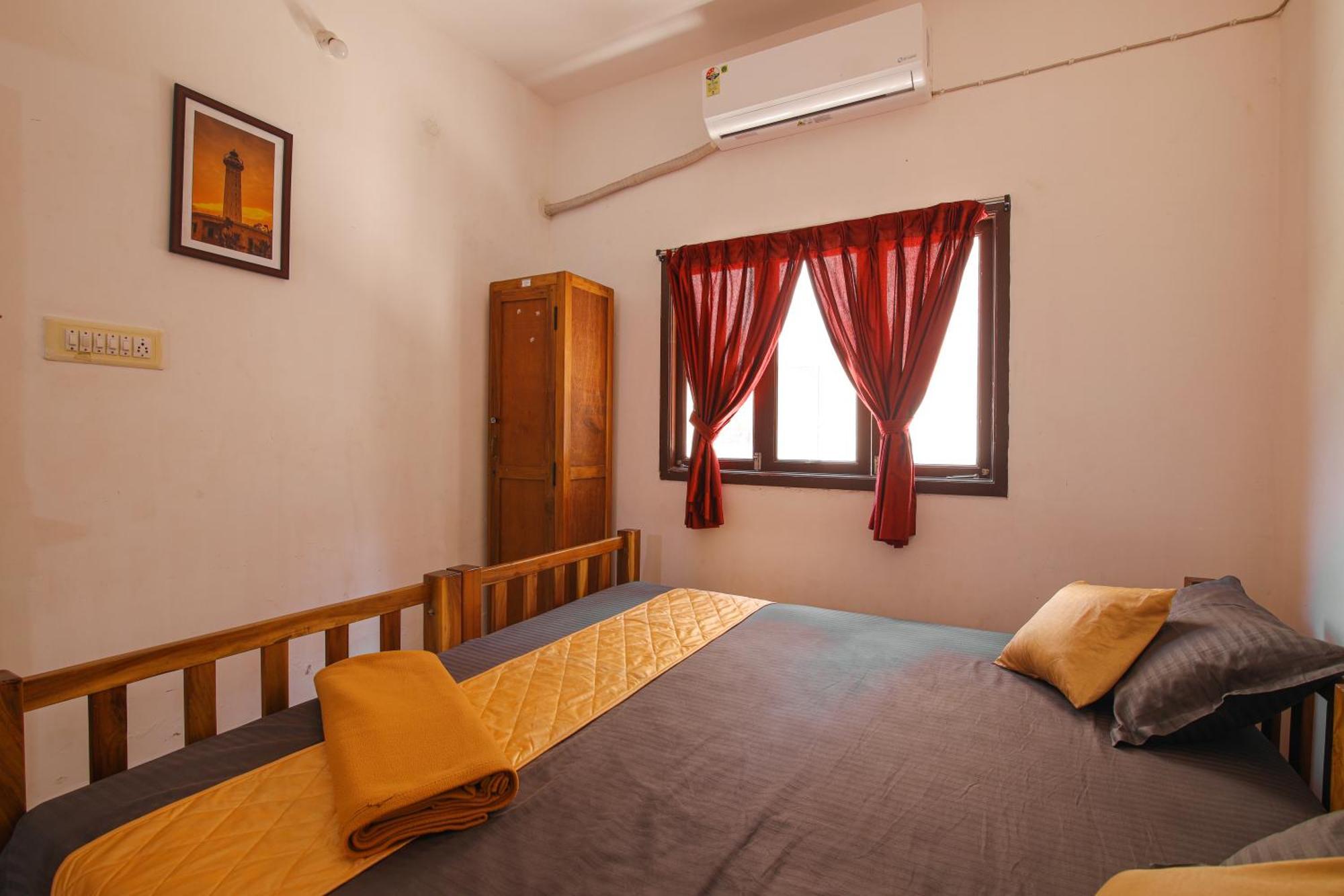 Manora Residency Hotel Puduccseri Kültér fotó