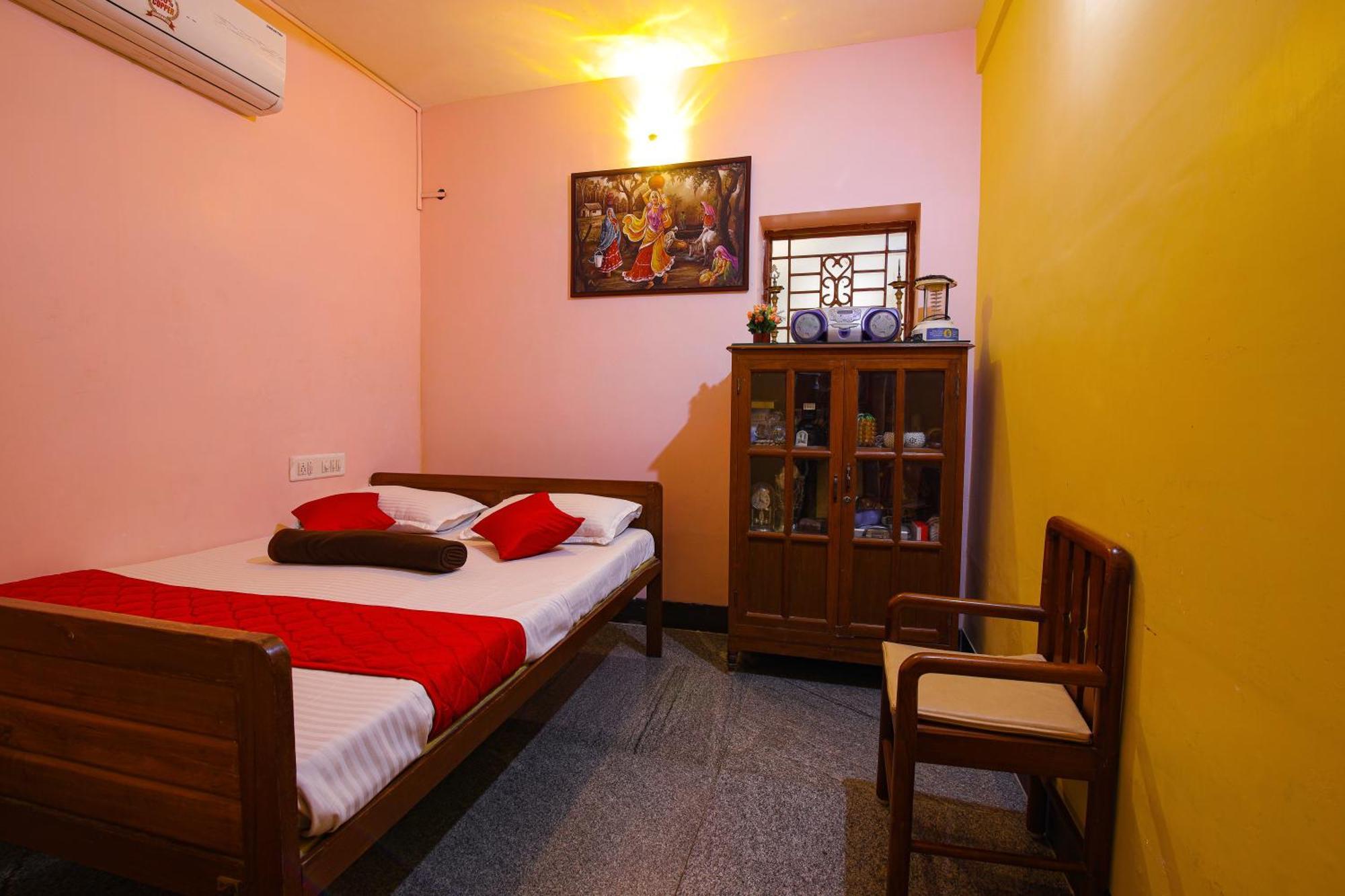 Manora Residency Hotel Puduccseri Kültér fotó