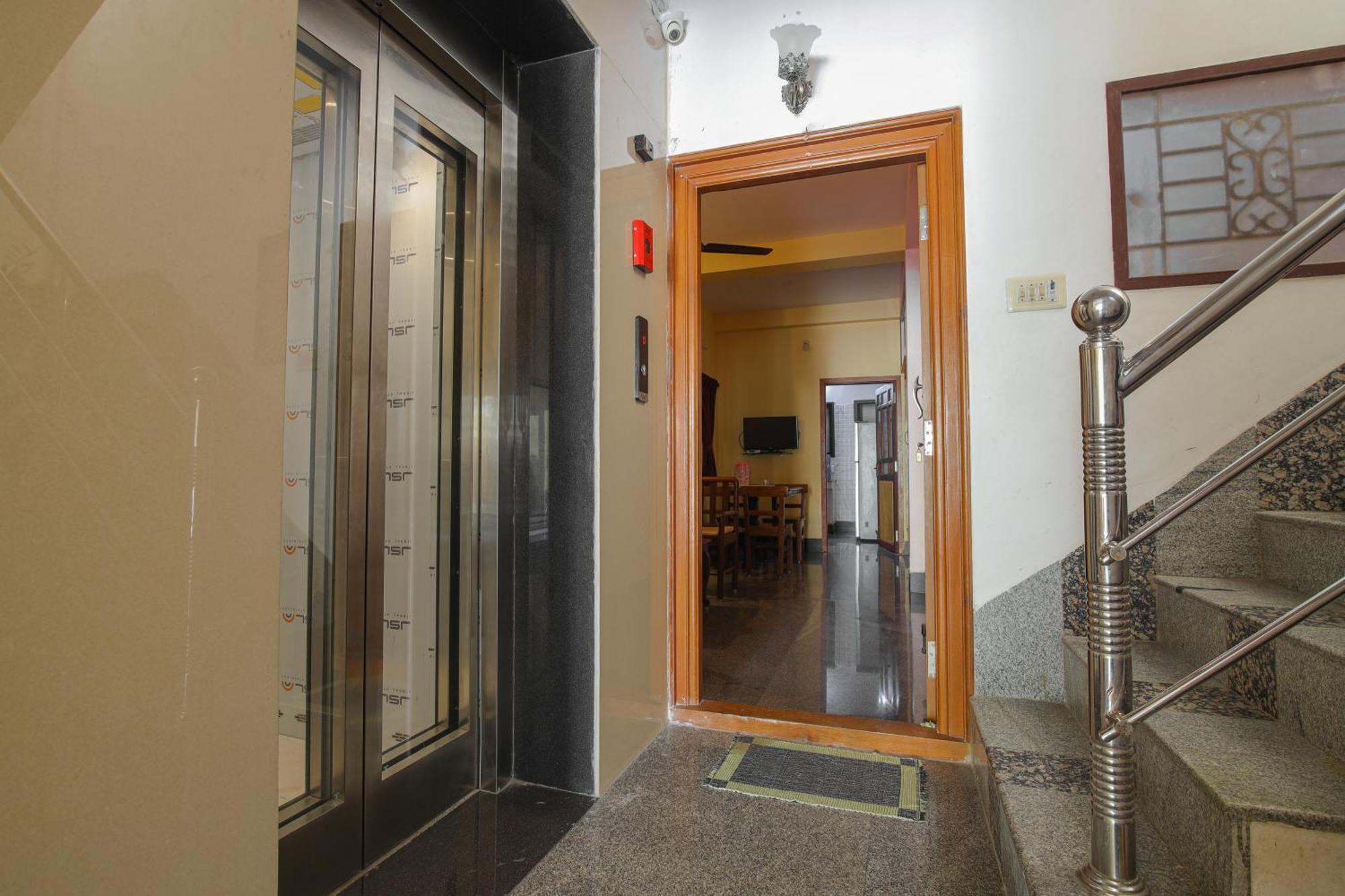 Manora Residency Hotel Puduccseri Kültér fotó