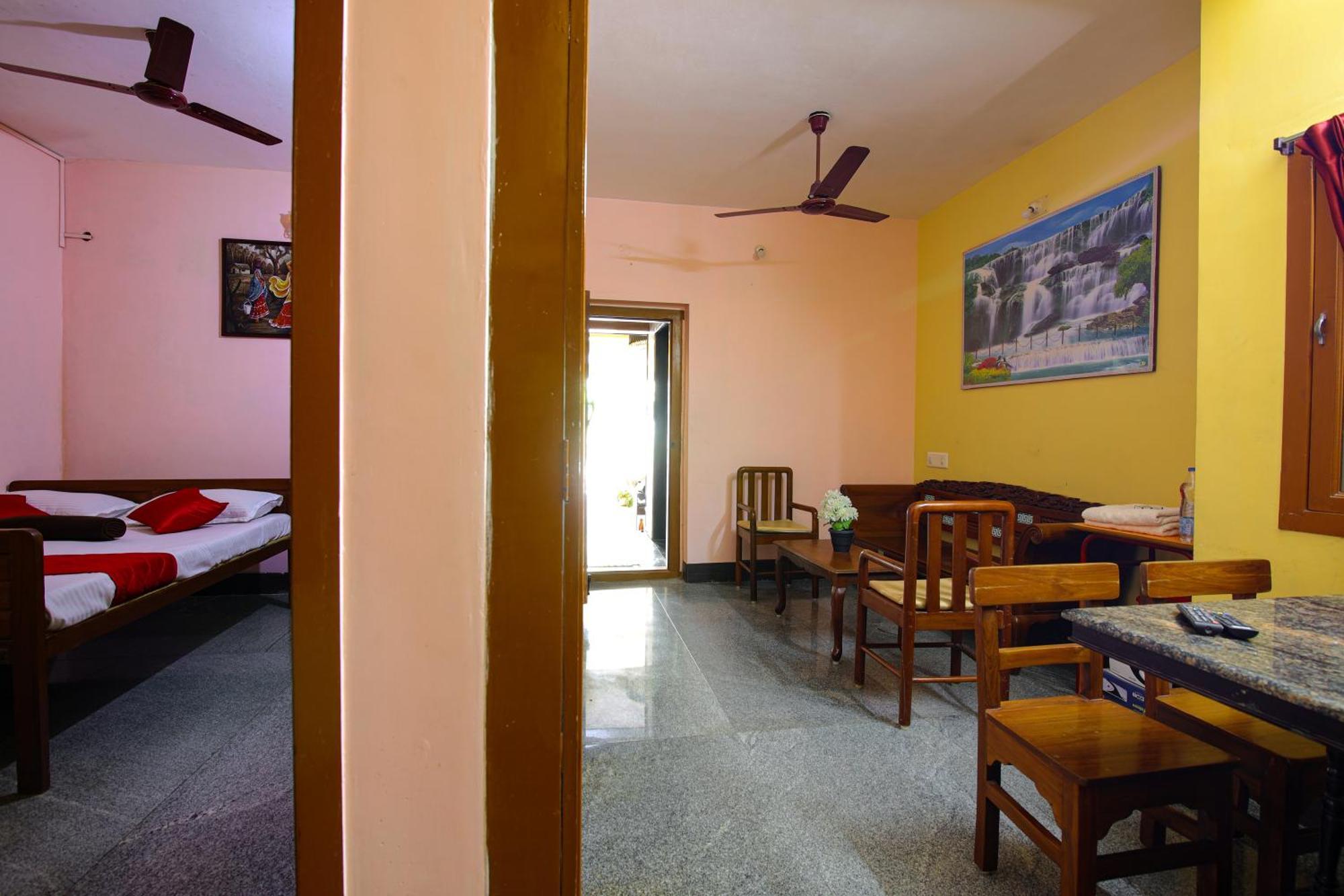 Manora Residency Hotel Puduccseri Kültér fotó