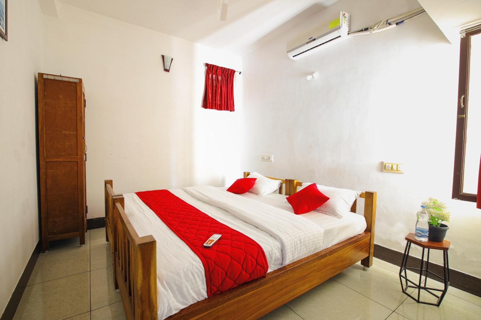 Manora Residency Hotel Puduccseri Kültér fotó