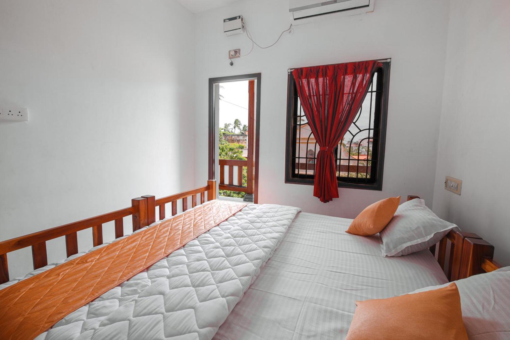 Manora Residency Hotel Puduccseri Kültér fotó